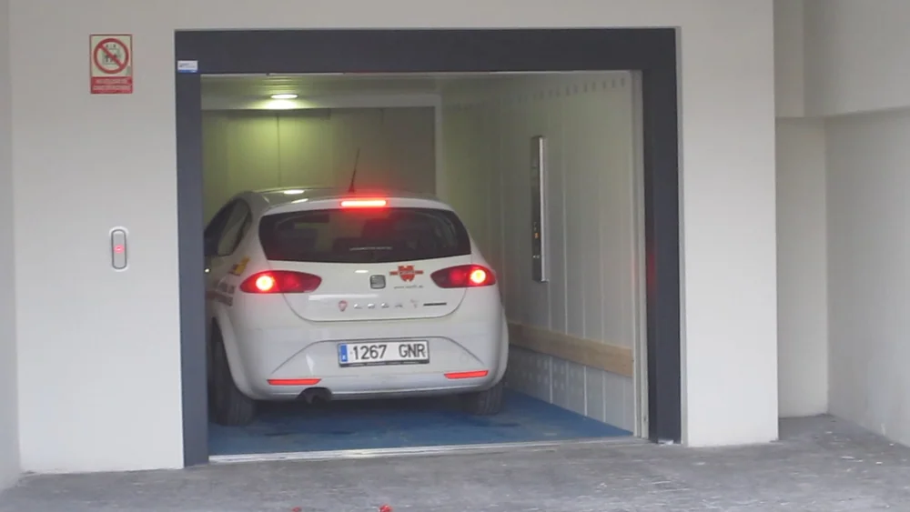 Plataforma elevadora vehicular de referencia